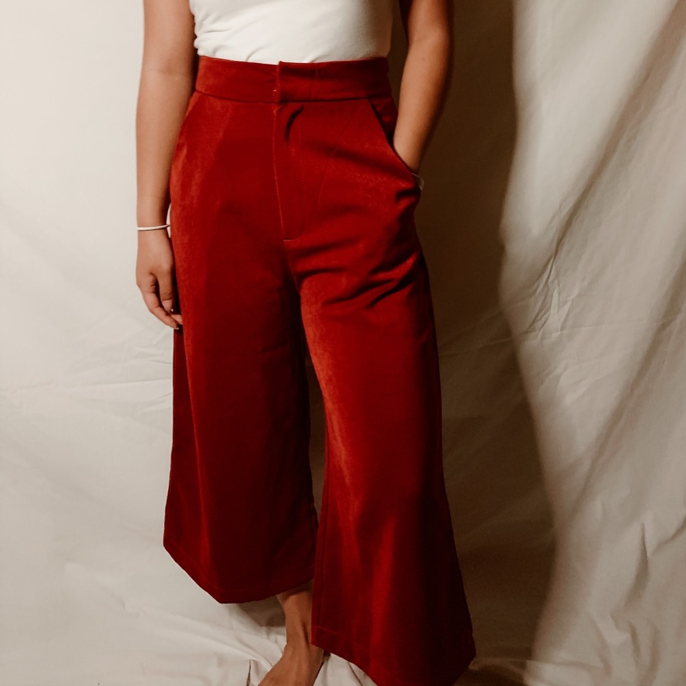 Red wide-leg culotte trouser pants